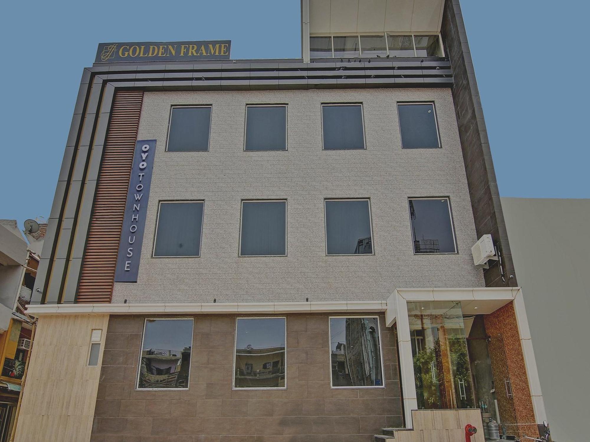 Townhouse Golden Frame Hotel กาเซียบัด ภายนอก รูปภาพ