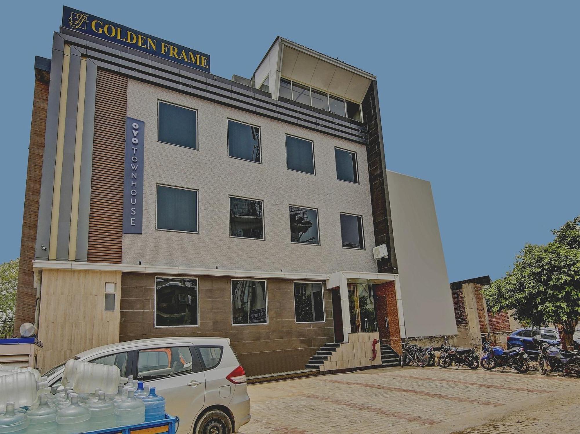 Townhouse Golden Frame Hotel กาเซียบัด ภายนอก รูปภาพ